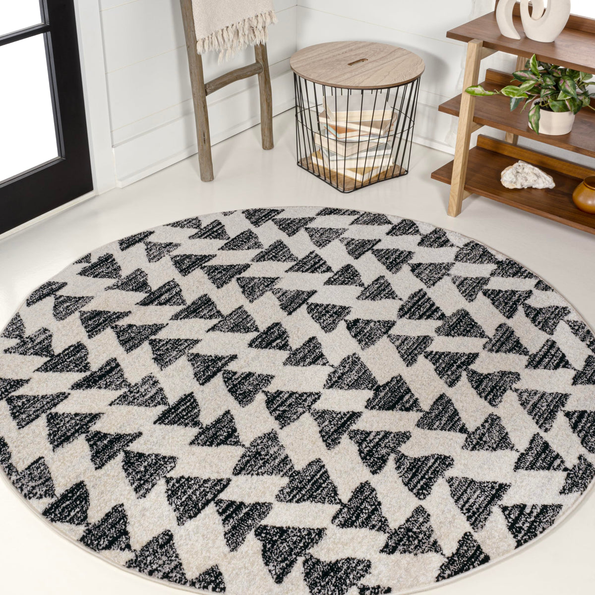 JONATHAN Y Aisha Moroccan Triangle Geometric Cream/Black Indoor Area Rug, 8x10, Contemporary, Modern, Easy-Cleaning for Living Room, Bedroom, Kitchen, Pet Friendly, Non-Shedding (MOH206A-8)