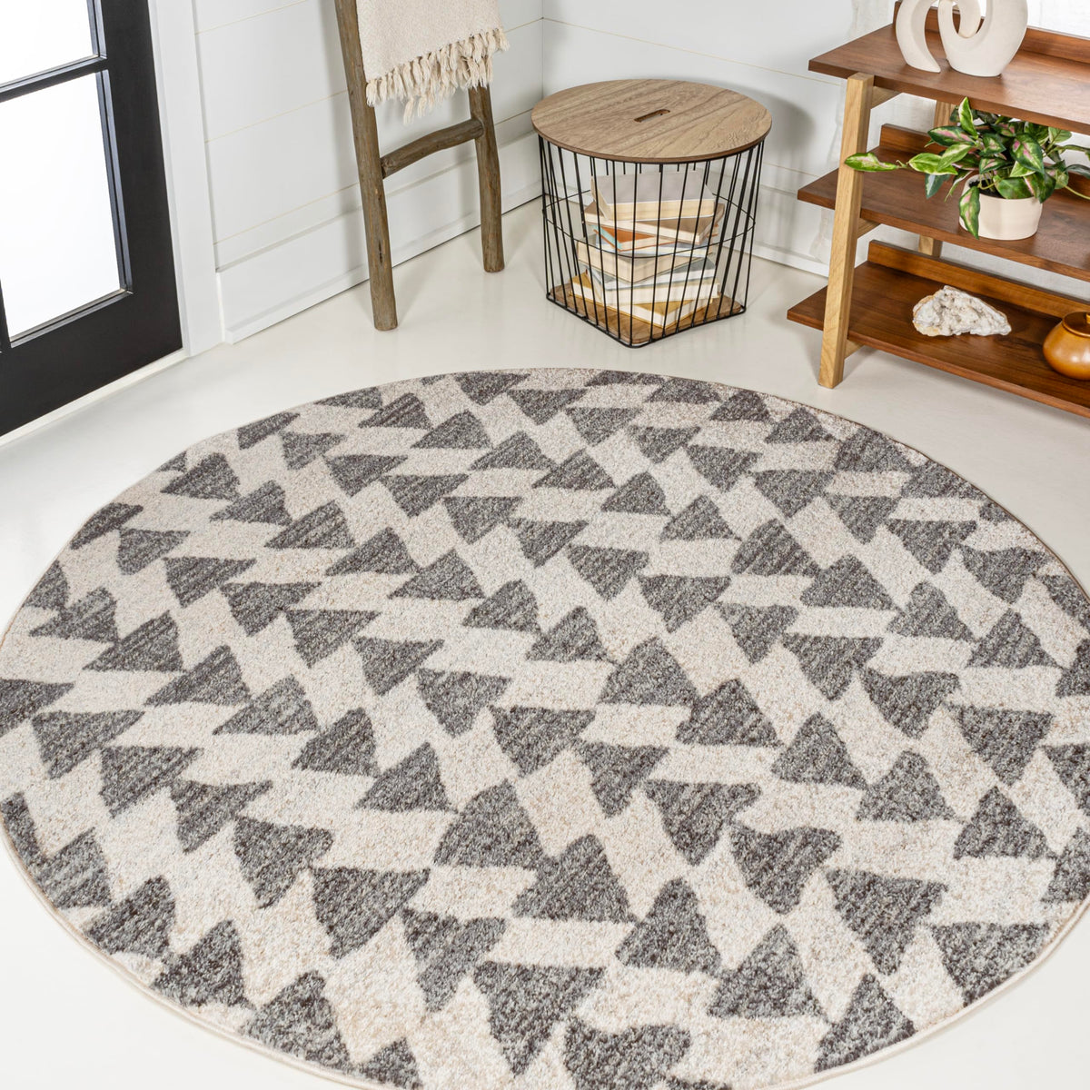 JONATHAN Y Aisha Moroccan Triangle Geometric Cream/Black Indoor Area Rug, 8x10, Contemporary, Modern, Easy-Cleaning for Living Room, Bedroom, Kitchen, Pet Friendly, Non-Shedding (MOH206A-8)