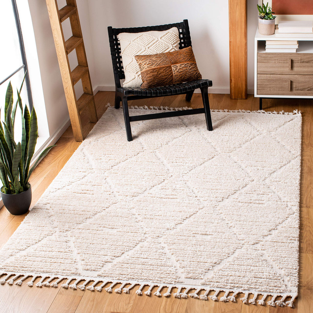SAFAVIEH Area Rug 8x10 - Marrakesh Collection - Large - Beige, Moroccan Trellis Design with Tassel Detail, Non-Shedding & Easy to Clean, Ideal for Living Room, Bedroom, Dining Space (MRK517C)