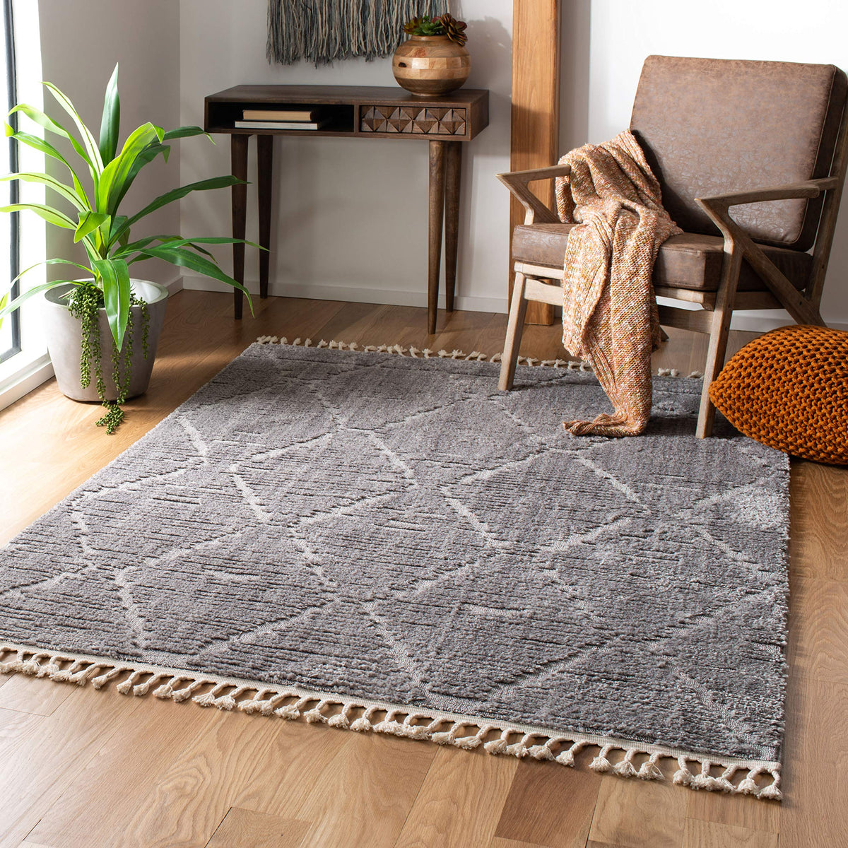 SAFAVIEH Area Rug 8x10 - Marrakesh Collection - Large - Beige, Moroccan Trellis Design with Tassel Detail, Non-Shedding & Easy to Clean, Ideal for Living Room, Bedroom, Dining Space (MRK517C)